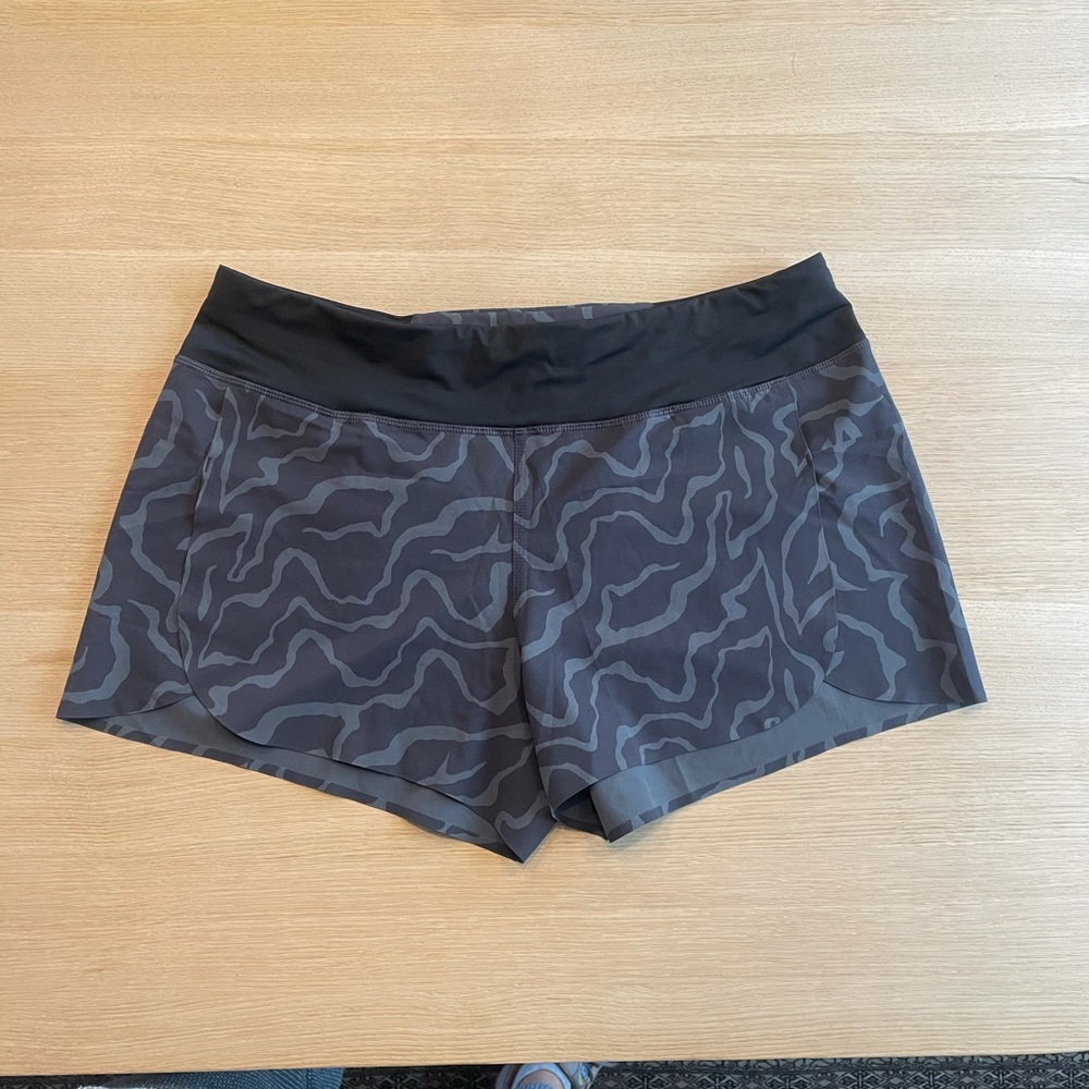 Patagonia NWOT Women’s large hydropeak surf shorts